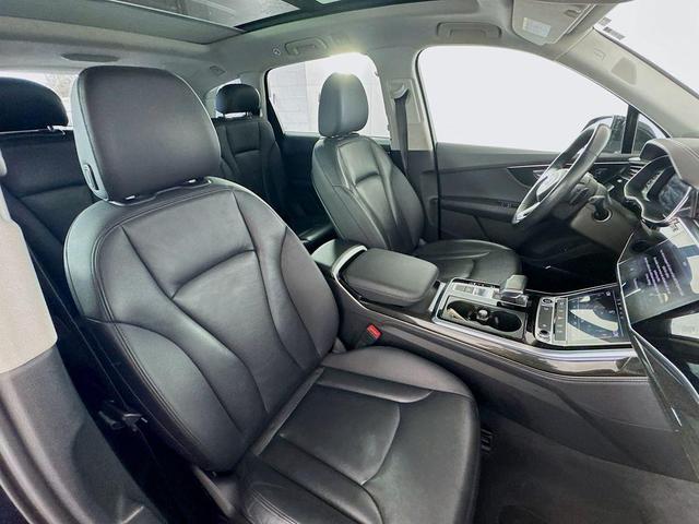 Photo of 2023 Mythos Black Metallic Audi Q7