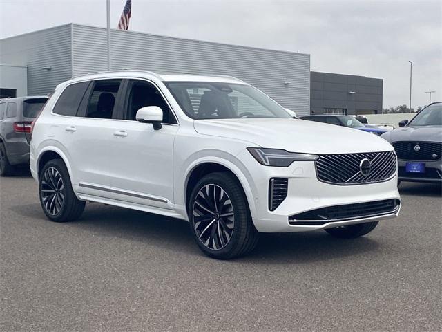 Photo of 2025 Crystal White Volvo XC90