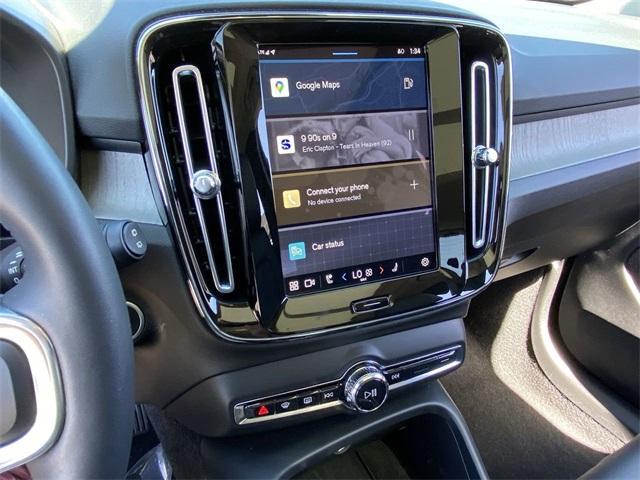 Photo of 2023 Silver Volvo XC40