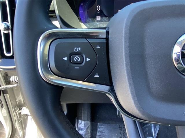 Photo of 2023 Silver Volvo XC40