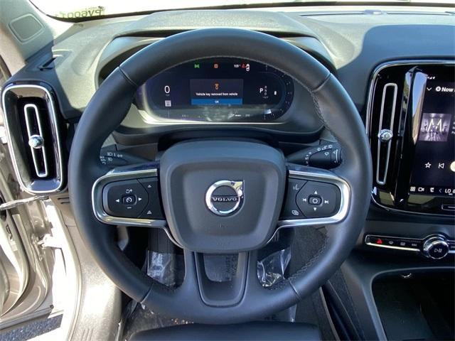 Photo of 2023 Silver Volvo XC40