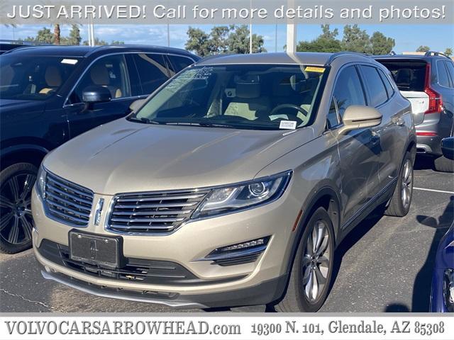 Photo of 2017 Palladium White Gold Metallic Lincoln MKC