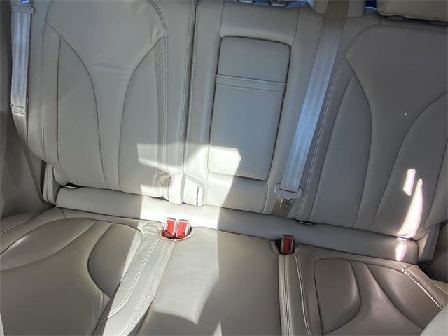 Photo of 2017 Palladium White Gold Metallic Lincoln MKC