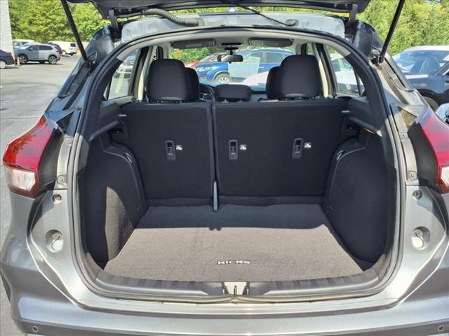 Photo of 2024 Gun Metallic Nissan Kicks