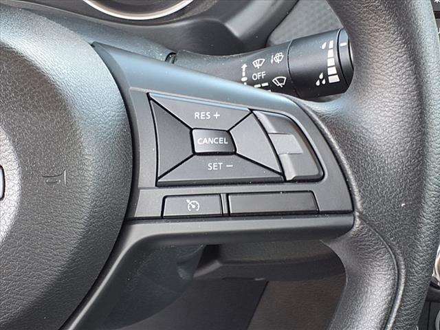 Photo of 2024 Gun Metallic Nissan Kicks