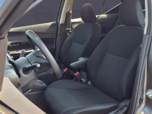 Photo of 2024 Gun Metallic Nissan Kicks