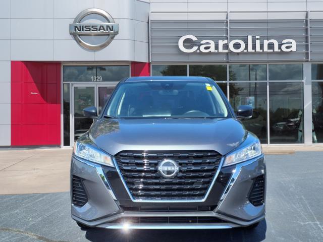 Photo of 2024 Gun Metallic Nissan Kicks
