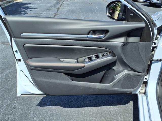 Photo of 2024 Gray Sky Pearl Nissan Altima