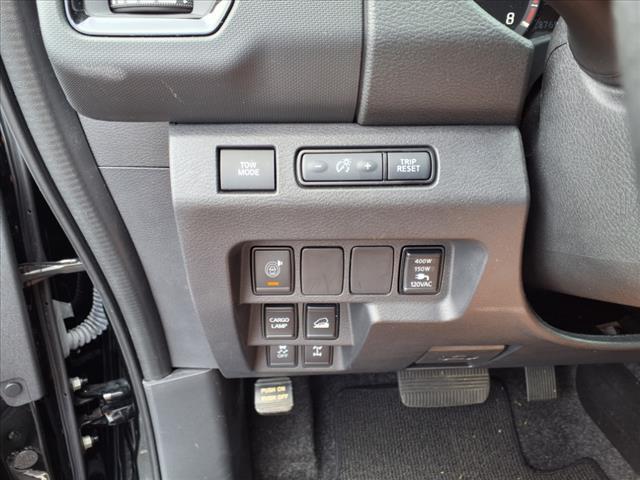 Photo of 2022 Super Black Nissan Frontier