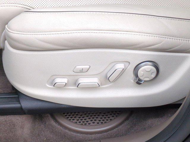 Photo of 2021 Vik Black Genesis GV80