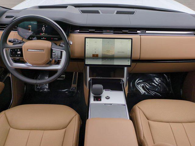 Photo of 2025 Fuji White Land Rover Range Rover