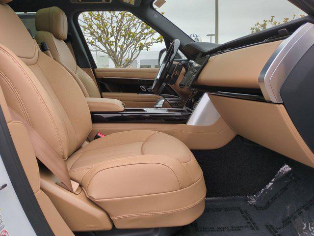 Photo of 2025 Fuji White Land Rover Range Rover