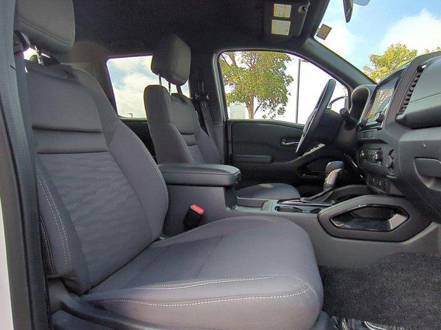 Photo of 2023 Glacier White Nissan Frontier