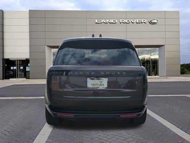Photo of 2025 Tourmaline Brown SV Bespoke Ultra Metallic Gloss Land Rover Range Rover