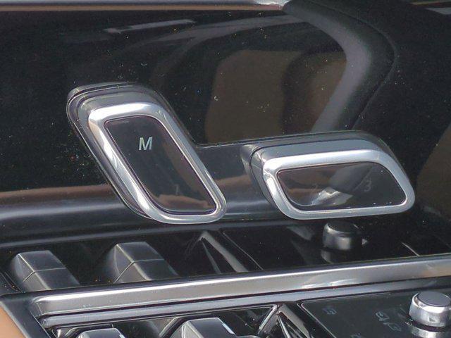 Photo of 2025 Tourmaline Brown SV Bespoke Ultra Metallic Gloss Land Rover Range Rover