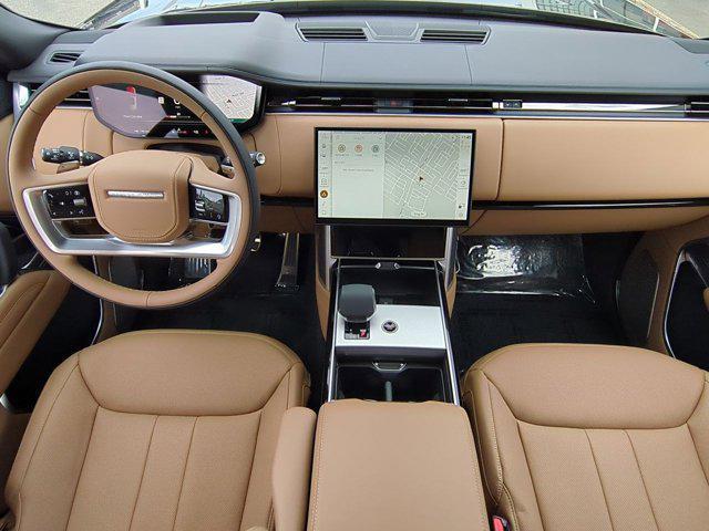 Photo of 2025 Tourmaline Brown SV Bespoke Ultra Metallic Gloss Land Rover Range Rover