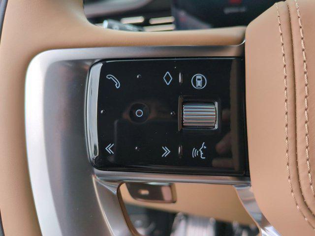 Photo of 2025 Tourmaline Brown SV Bespoke Ultra Metallic Gloss Land Rover Range Rover