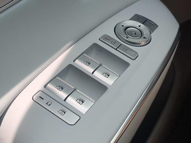 Photo of 2026 Uyuni White Genesis GV70