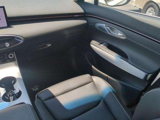 Photo of 2026 Uyuni White Genesis GV70