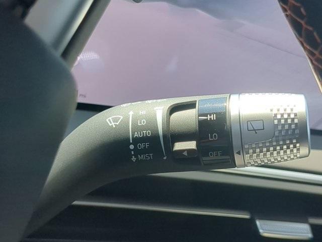 Photo of 2026 Vik Black Genesis GV70