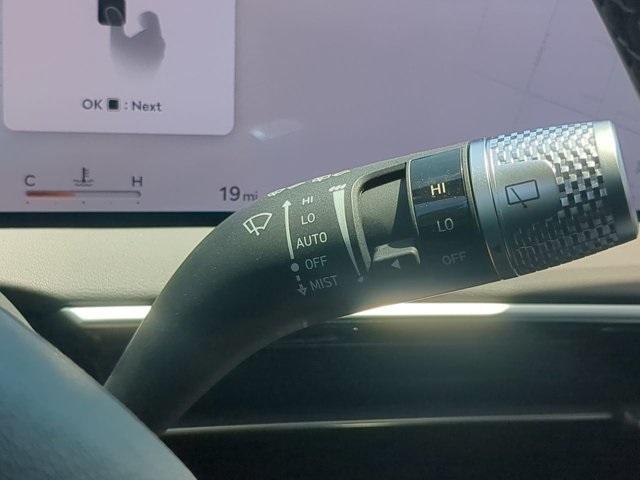 Photo of 2026 Alta White Genesis GV70