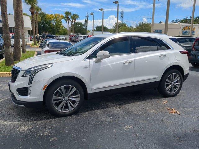 Photo of 2021 Crystal White Tri-Coat Cadillac XT5