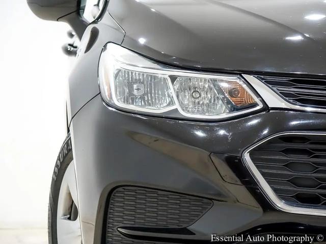 Photo of 2018 Mosaic Black Metallic Chevrolet Cruze