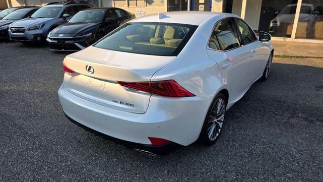 Photo of 2018 White Lexus IS 300