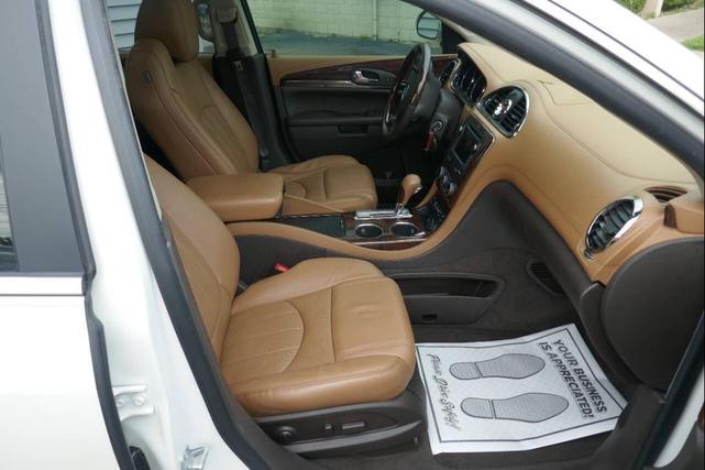 Photo of 2015 White Buick Enclave