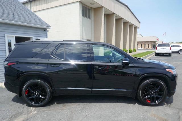 Photo of 2019 Mosaic Black Metallic Chevrolet Traverse