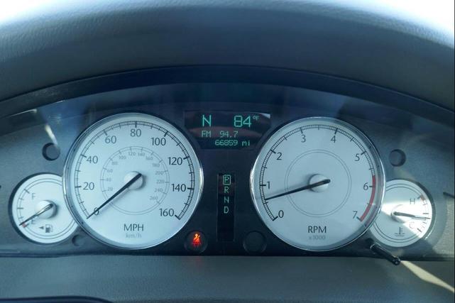Photo of 2007 Off White Chrysler 300C