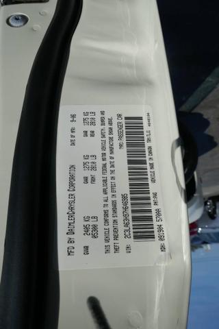 Photo of 2007 Off White Chrysler 300C
