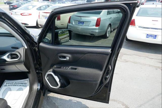 Photo of 2019 Black Clearcoat Jeep Renegade