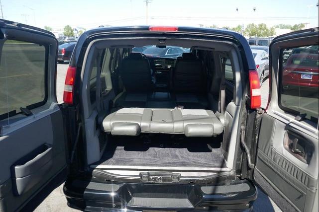 Photo of 2007 Graystone Metallic Chevrolet Express 1500