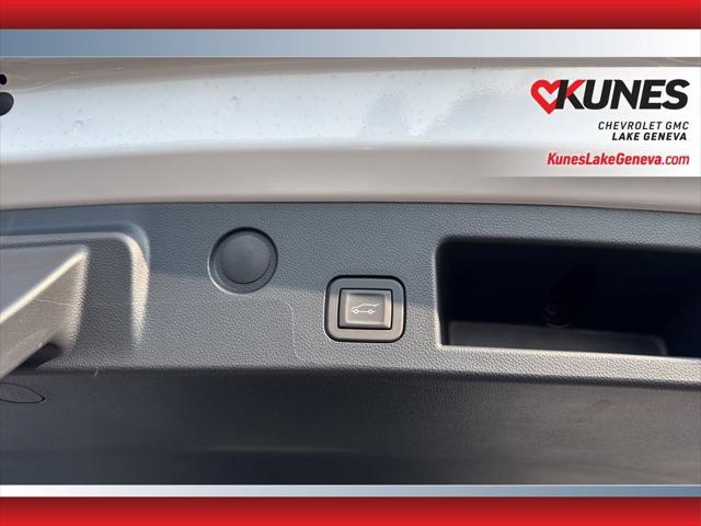 Photo of 2026 Summit White GMC Terrain