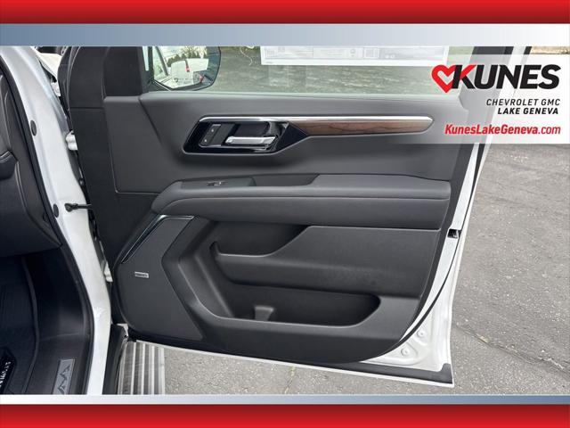 Photo of 2025 Iridescent Pearl Tricoat Chevrolet Tahoe