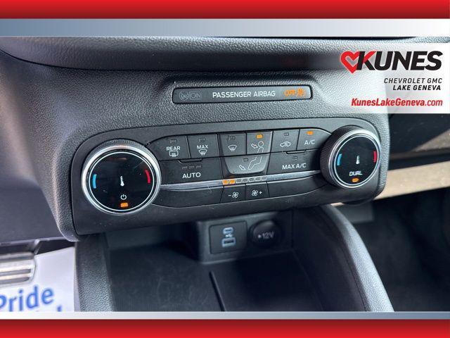 Photo of 2023 Oxford White Ford Escape