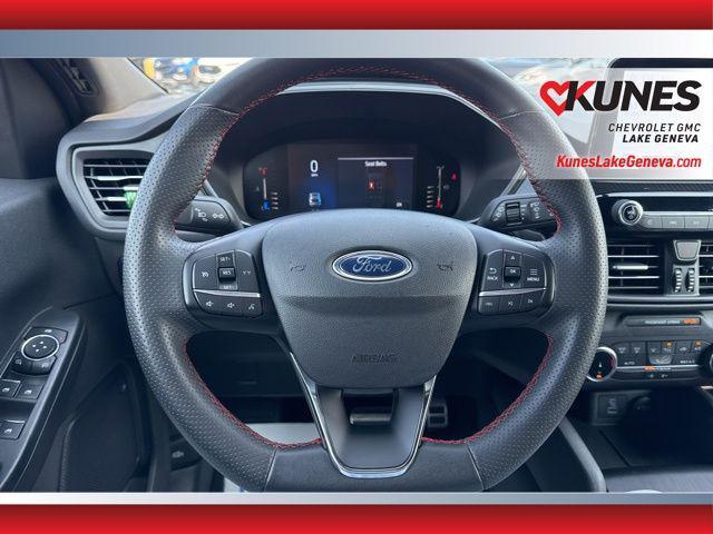 Photo of 2023 Oxford White Ford Escape