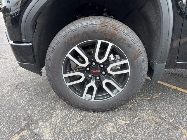 Photo of 2024 Onyx Black GMC Sierra 1500