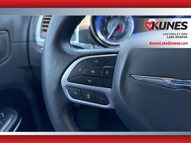 Photo of 2021 Bright White Clearcoat Chrysler 300