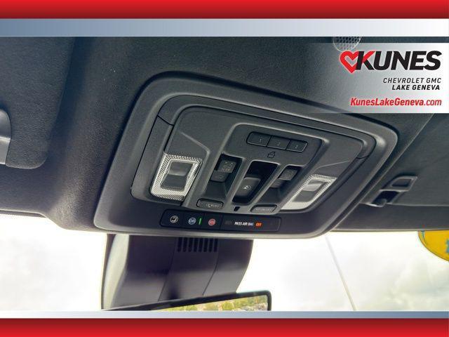 Photo of 2024 Summit White GMC Sierra 1500