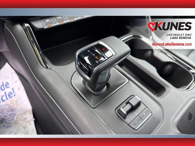 Photo of 2024 Summit White GMC Sierra 1500