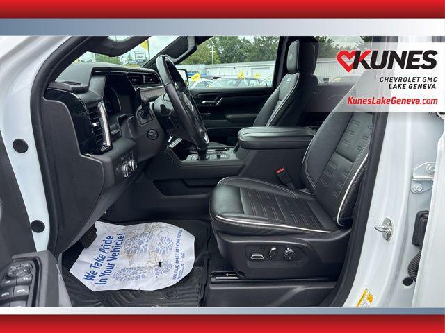 Photo of 2024 Summit White GMC Sierra 1500