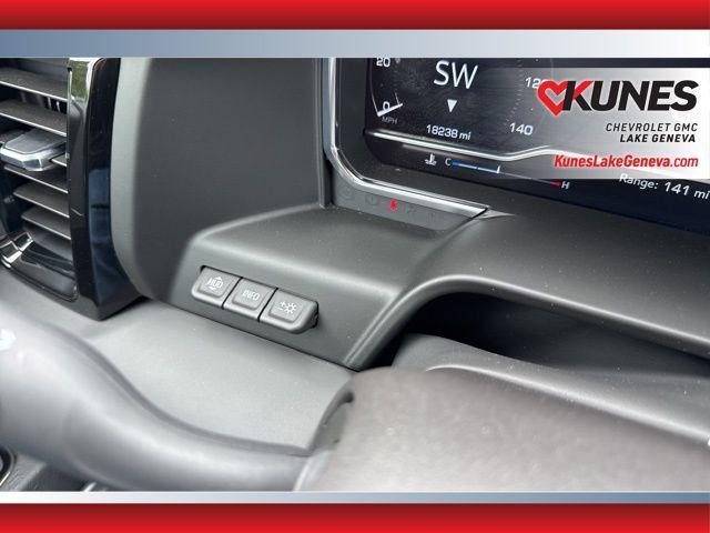 Photo of 2024 Summit White GMC Sierra 1500