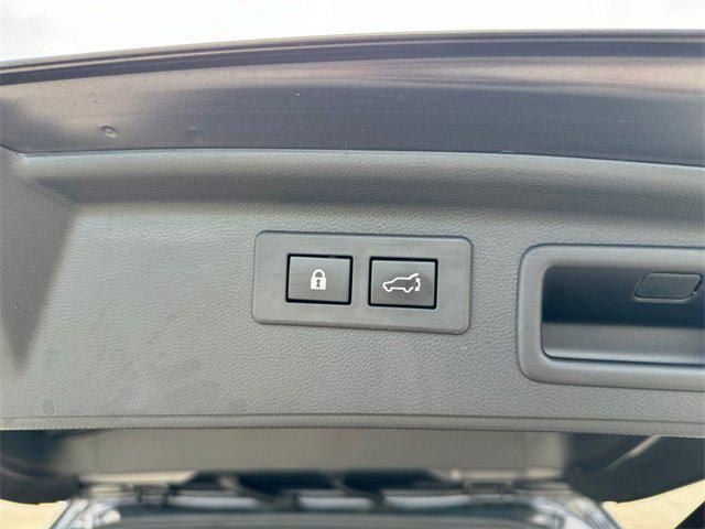 Photo of 2023 Magnetite Gray Metallic Subaru Forester