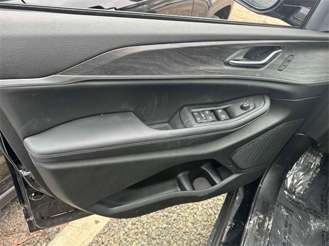 Photo of 2025 Diamond Black Jeep Grand Cherokee