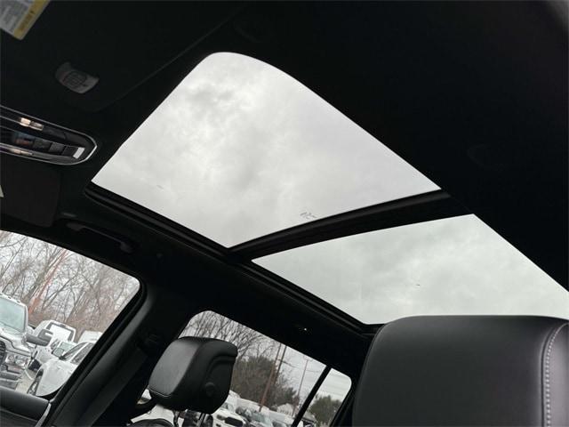 Photo of 2023 Velvet Red Pearlcoat Jeep Wagoneer