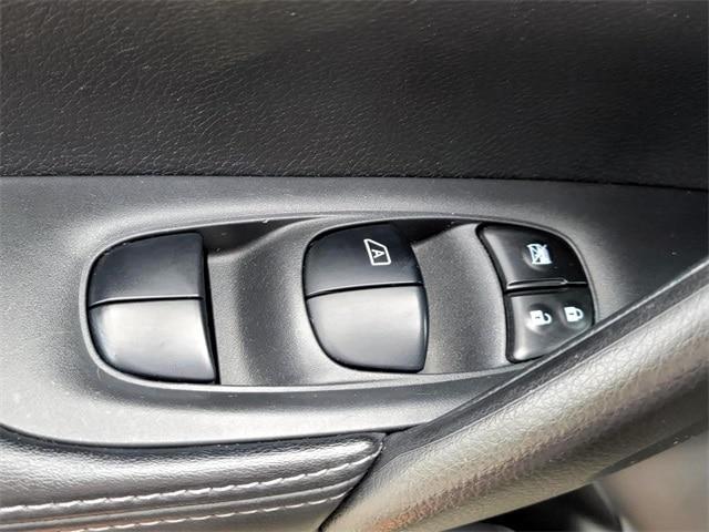 Photo of 2019 Magnetic Black Nissan Rogue Sport