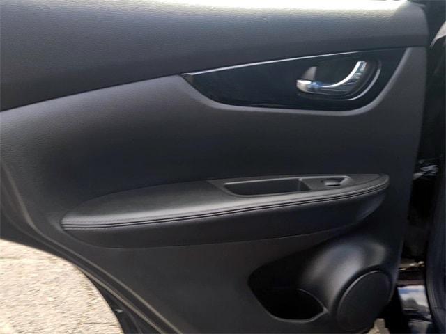 Photo of 2019 Magnetic Black Nissan Rogue Sport