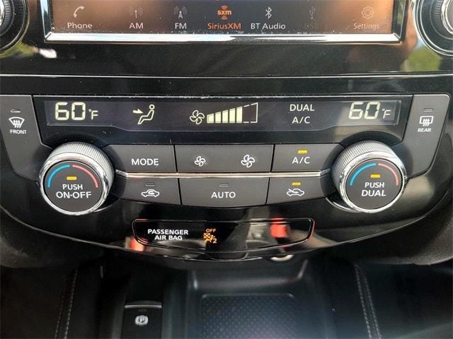 Photo of 2019 Magnetic Black Nissan Rogue Sport